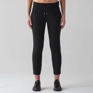 LULULEMON On The Fly Pant *Woven, 28” * drawstring noted